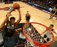 美国男篮遭遇强力挑战，不敌西班牙(美国男篮跌落神坛)